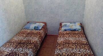 Фото номера Классический трехместный номер Гостиница Guest house Lidia г. Дивноморское 7
