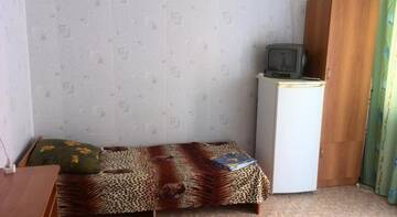 Фото номера Классический трехместный номер Гостиница Guest house Lidia г. Дивноморское 3