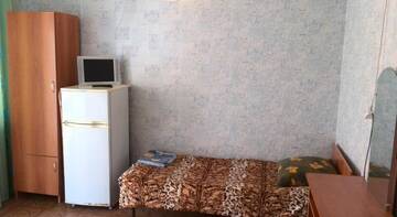 Фото номера Классический трехместный номер Гостиница Guest house Lidia г. Дивноморское 4